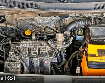 Белый Рено Логан, объемом двигателя 1 л и пробегом 200 тыс. км за 3700 $, фото 9 на Automoto.ua
