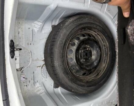 Белый Рено Логан, объемом двигателя 1 л и пробегом 90 тыс. км за 6999 $, фото 7 на Automoto.ua