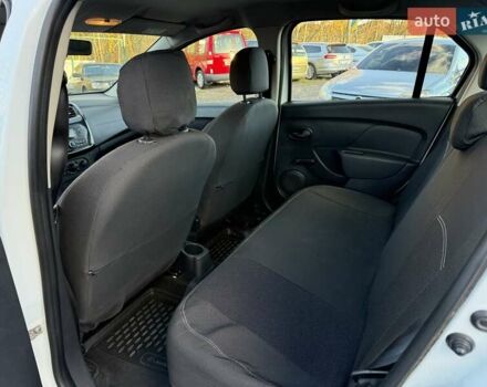 Рено Логан 2019 у Хмельницькому на Automoto.ua Білий Рено Логан, об'ємом двигуна 0.9 л та пробігом 86 тис. км за 5999 $, фото 24 на Automoto.ua