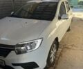 Белый Рено Логан, объемом двигателя 1 л и пробегом 97 тыс. км за 7500 $, фото 1 на Automoto.ua