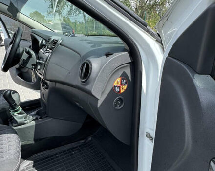 Білий Рено Логан, об'ємом двигуна 1 л та пробігом 195 тис. км за 6600 $, фото 13 на Automoto.ua