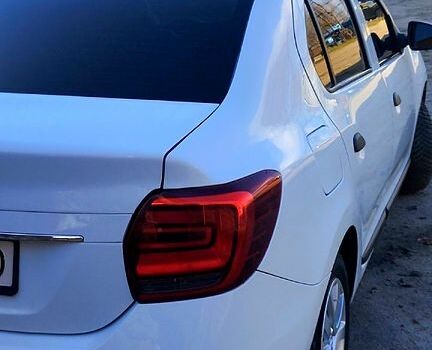 Белый Рено Логан, объемом двигателя 1.5 л и пробегом 140 тыс. км за 6700 $, фото 3 на Automoto.ua