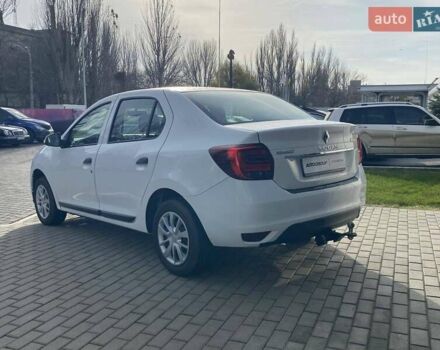 Белый Рено Логан, объемом двигателя 1 л и пробегом 159 тыс. км за 5500 $, фото 4 на Automoto.ua