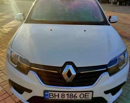 Белый Рено Логан, объемом двигателя 1 л и пробегом 300 тыс. км за 4000 $, фото 2 на Automoto.ua
