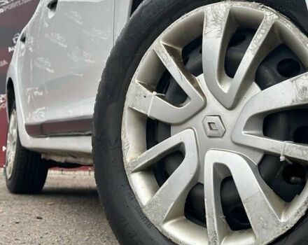 Белый Рено Логан, объемом двигателя 1 л и пробегом 194 тыс. км за 5500 $, фото 5 на Automoto.ua