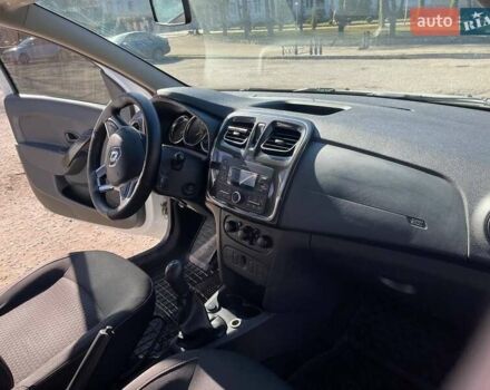 Рено Логан 2019 у Сумах на Automoto.ua Білий Рено Логан, об'ємом двигуна 1 л та пробігом 198 тис. км за 5500 $, фото 3 на Automoto.ua