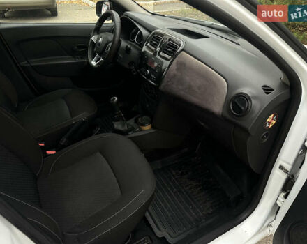 Белый Рено Логан, объемом двигателя 1 л и пробегом 242 тыс. км за 4500 $, фото 11 на Automoto.ua