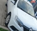 Белый Рено Логан, объемом двигателя 1 л и пробегом 250 тыс. км за 5500 $, фото 1 на Automoto.ua