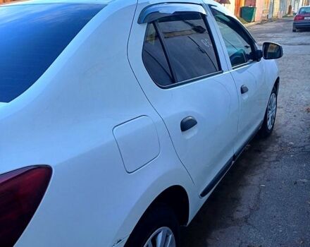 Белый Рено Логан, объемом двигателя 1 л и пробегом 111 тыс. км за 5000 $, фото 2 на Automoto.ua