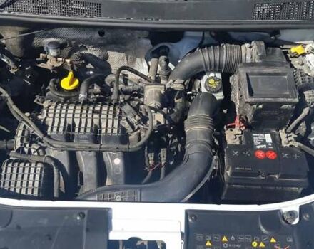 Белый Рено Логан, объемом двигателя 1 л и пробегом 179 тыс. км за 6300 $, фото 2 на Automoto.ua
