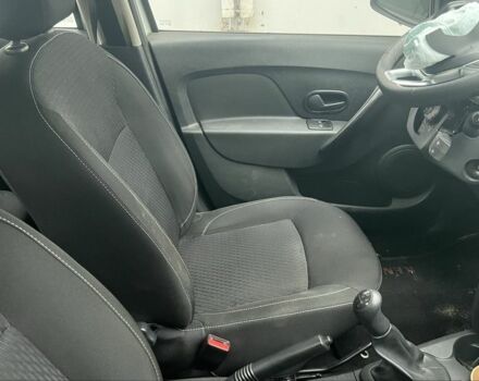 Белый Рено Логан, объемом двигателя 1.5 л и пробегом 80 тыс. км за 4200 $, фото 4 на Automoto.ua