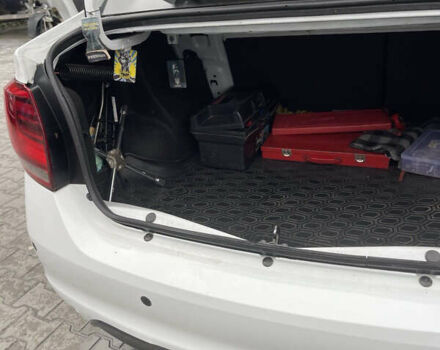 Белый Рено Логан, объемом двигателя 1.5 л и пробегом 153 тыс. км за 10828 $, фото 18 на Automoto.ua