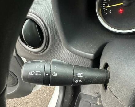 Белый Рено Логан, объемом двигателя 1 л и пробегом 194 тыс. км за 5500 $, фото 25 на Automoto.ua