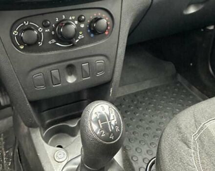 Белый Рено Логан, объемом двигателя 1 л и пробегом 194 тыс. км за 5500 $, фото 18 на Automoto.ua