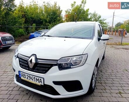 Белый Рено Логан, объемом двигателя 1 л и пробегом 130 тыс. км за 5750 $, фото 3 на Automoto.ua
