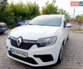 Белый Рено Логан, объемом двигателя 1 л и пробегом 130 тыс. км за 5750 $, фото 3 на Automoto.ua