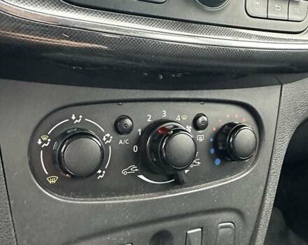 Белый Рено Логан, объемом двигателя 1 л и пробегом 194 тыс. км за 5500 $, фото 17 на Automoto.ua