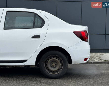 Білий Рено Логан, об'ємом двигуна 1.2 л та пробігом 190 тис. км за 3800 $, фото 4 на Automoto.ua