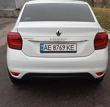 Белый Рено Логан, объемом двигателя 1.46 л и пробегом 166 тыс. км за 7000 $, фото 2 на Automoto.ua