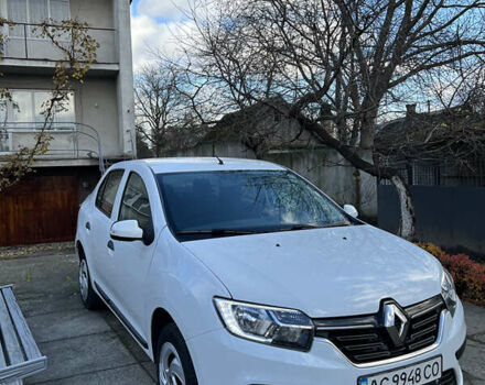 Белый Рено Логан, объемом двигателя 1 л и пробегом 177 тыс. км за 5699 $, фото 2 на Automoto.ua