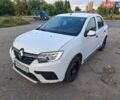 Белый Рено Логан, объемом двигателя 1 л и пробегом 234 тыс. км за 2950 $, фото 1 на Automoto.ua