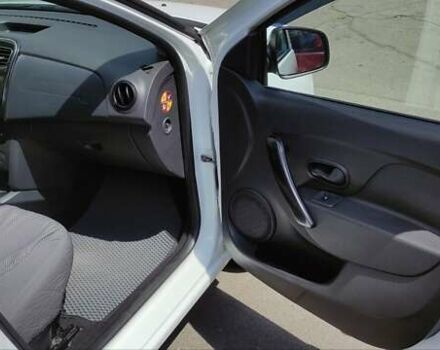 Белый Рено Логан, объемом двигателя 1.46 л и пробегом 269 тыс. км за 7250 $, фото 4 на Automoto.ua