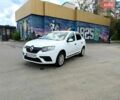 Белый Рено Логан, объемом двигателя 1 л и пробегом 167 тыс. км за 5500 $, фото 1 на Automoto.ua