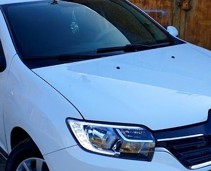 Белый Рено Логан, объемом двигателя 1.5 л и пробегом 140 тыс. км за 6700 $, фото 1 на Automoto.ua