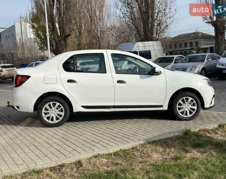 Белый Рено Логан, объемом двигателя 1 л и пробегом 159 тыс. км за 5500 $, фото 2 на Automoto.ua
