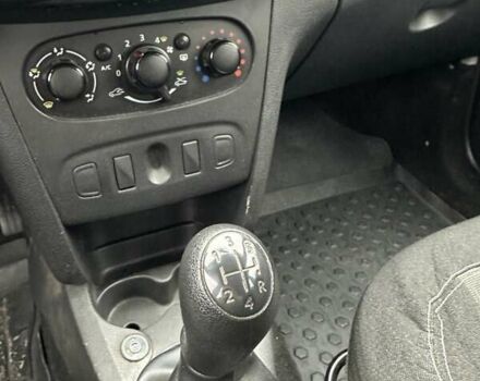 Белый Рено Логан, объемом двигателя 1 л и пробегом 194 тыс. км за 5500 $, фото 20 на Automoto.ua