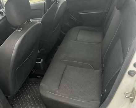 Белый Рено Логан, объемом двигателя 0.9 л и пробегом 334 тыс. км за 3400 $, фото 3 на Automoto.ua