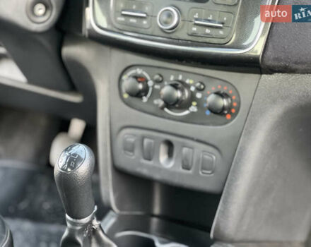Білий Рено Логан, об'ємом двигуна 1 л та пробігом 255 тис. км за 4200 $, фото 5 на Automoto.ua