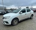 Белый Рено Логан, объемом двигателя 1 л и пробегом 221 тыс. км за 4300 $, фото 1 на Automoto.ua