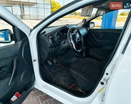 Белый Рено Логан, объемом двигателя 1 л и пробегом 258 тыс. км за 5300 $, фото 4 на Automoto.ua