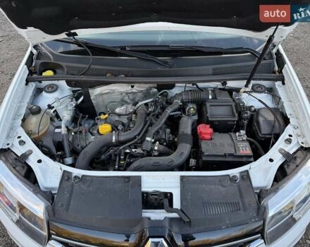 Рено Логан 2019 у Хмельницькому на Automoto.ua Білий Рено Логан, об'ємом двигуна 0.9 л та пробігом 86 тис. км за 5999 $, фото 37 на Automoto.ua