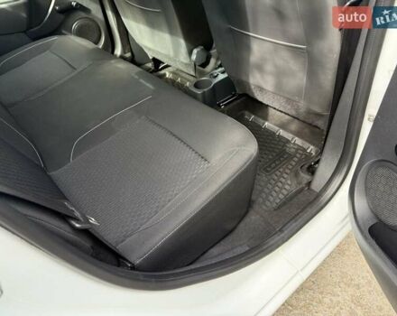 Белый Рено Логан, объемом двигателя 1 л и пробегом 81 тыс. км за 7450 $, фото 27 на Automoto.ua
