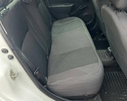 Белый Рено Логан, объемом двигателя 0.9 л и пробегом 265 тыс. км за 6000 $, фото 5 на Automoto.ua