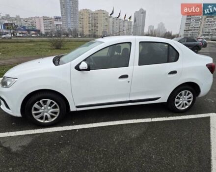 Белый Рено Логан, объемом двигателя 1 л и пробегом 252 тыс. км за 3800 $, фото 1 на Automoto.ua