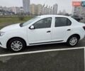 Белый Рено Логан, объемом двигателя 1 л и пробегом 252 тыс. км за 3800 $, фото 1 на Automoto.ua