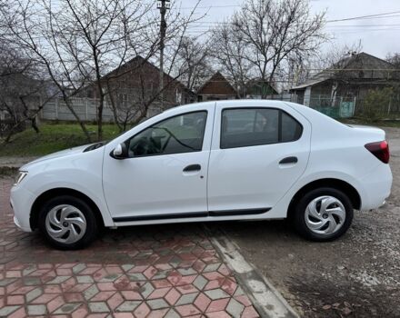 Білий Рено Логан, об'ємом двигуна 1 л та пробігом 130 тис. км за 4899 $, фото 1 на Automoto.ua