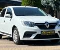 Белый Рено Логан, объемом двигателя 1 л и пробегом 55 тыс. км за 7999 $, фото 1 на Automoto.ua