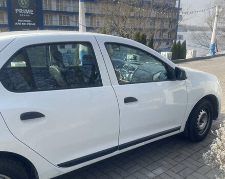 Белый Рено Логан, объемом двигателя 1 л и пробегом 180 тыс. км за 4800 $, фото 1 на Automoto.ua