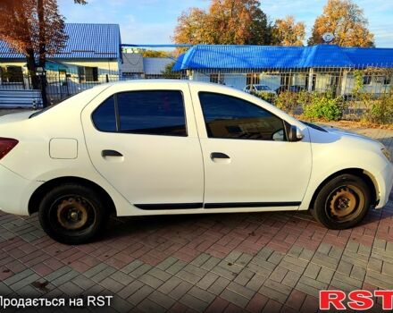 Белый Рено Логан, объемом двигателя 1 л и пробегом 300 тыс. км за 4000 $, фото 4 на Automoto.ua