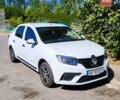Белый Рено Логан, объемом двигателя 1 л и пробегом 135 тыс. км за 7300 $, фото 1 на Automoto.ua