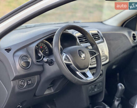 Білий Рено Логан, об'ємом двигуна 1 л та пробігом 255 тис. км за 4200 $, фото 3 на Automoto.ua