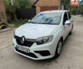 Белый Рено Логан, объемом двигателя 1.5 л и пробегом 155 тыс. км за 6950 $, фото 1 на Automoto.ua