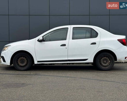 Білий Рено Логан, об'ємом двигуна 1.2 л та пробігом 190 тис. км за 3800 $, фото 7 на Automoto.ua