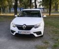 Белый Рено Логан, объемом двигателя 1 л и пробегом 184 тыс. км за 5200 $, фото 2 на Automoto.ua