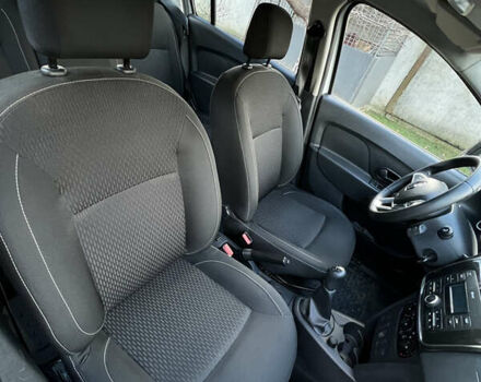 Белый Рено Логан, объемом двигателя 1 л и пробегом 177 тыс. км за 5699 $, фото 4 на Automoto.ua