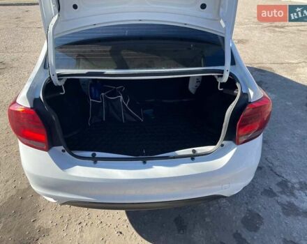 Рено Логан 2019 у Сумах на Automoto.ua Білий Рено Логан, об'ємом двигуна 1 л та пробігом 198 тис. км за 5500 $, фото 19 на Automoto.ua